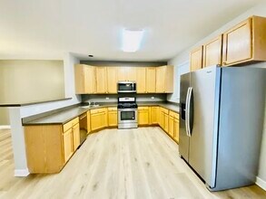 613 N Hidden Prairie Ct in Palatine, IL - Building Photo - Building Photo