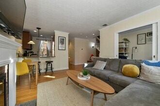 6 Grove St, Unit 3 in Boston, MA - Building Photo - Building Photo