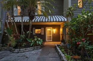 727 N Himes Ave in Tampa, FL - Building Photo