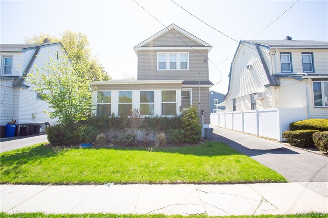property at 363 Hewlett Pkwy