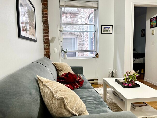 6 Cleveland Pl in Boston, MA - Building Photo - Building Photo