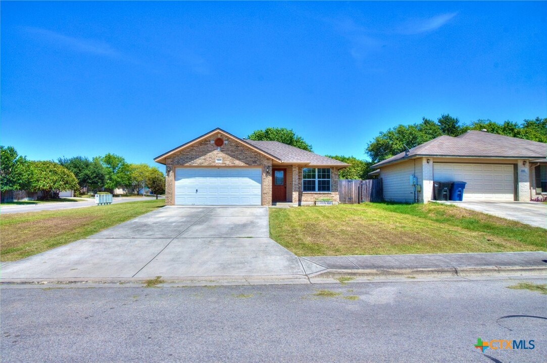 2107 Bentwood Dr in New Braunfels, TX - Building Photo