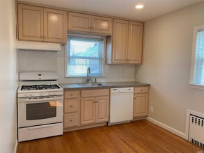 84 Haven Ave in Port Washington, NY - Building Photo - Building Photo