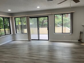 29 Nicole Terrace in Edison, NJ - Foto de edificio - Building Photo