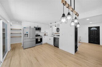 929 Creekdale Dr in Clarkston, GA - Building Photo - Building Photo