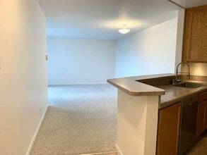 2901 Peninsula Rd in Oxnard, CA - Foto de edificio - Building Photo