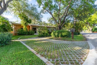 105 NW 92nd St in Miami Shores, FL - Building Photo - Building Photo