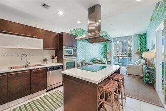 7928 East Dr in North Bay Village, FL - Building Photo - Building Photo