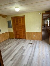 275 Goshen Rd in Pollocksville, NC - Foto de edificio - Building Photo