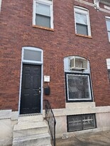 2733 E Monument St in Baltimore, MD - Building Photo