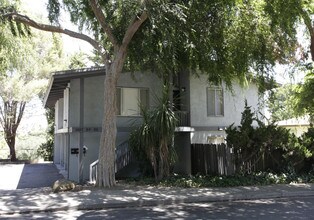1482-1502 Valle Vista Ave in Vallejo, CA - Foto de edificio - Building Photo