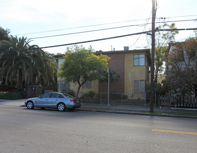 4730 Franklin Ave in Los Angeles, CA - Building Photo - Building Photo