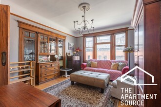 825 W Diversey Pkwy in Chicago, IL - Building Photo - Building Photo
