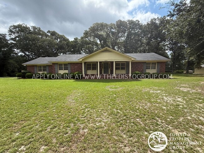 property at 1109 Country Rd