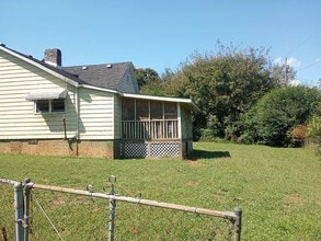 102 W 4th St in Williamston, SC - Building Photo - Building Photo