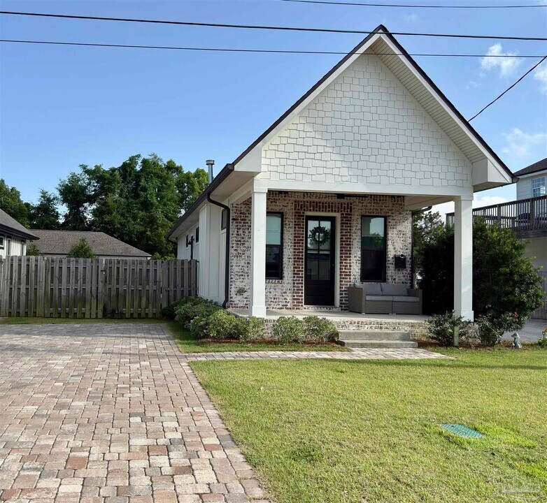 1205 E Scott St in Pensacola, FL - Building Photo
