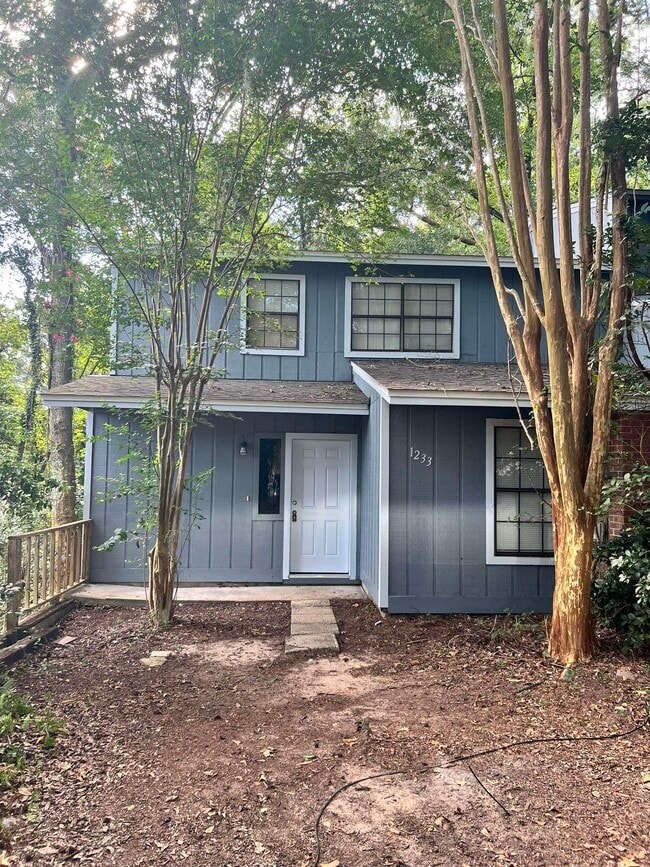 property at 1233 Chee Ln