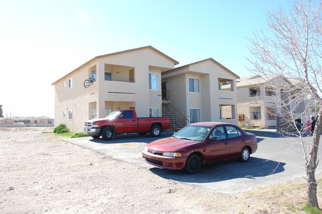 Foothills Terrace in Las Vegas, NV - Building Photo - Building Photo