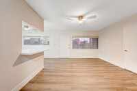 350 E Desert Inn Rd, Unit A202 in Las Vegas, NV - Building Photo - Building Photo