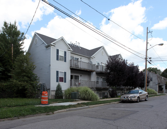 Cross Street Apartments in Akron, OH - Building Photo - Building Photo