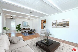 5353 Don Pio Dr in Los Angeles, CA - Building Photo - Building Photo