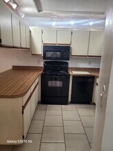 4405 Grass Ave, Unit 5 in Sebring, FL - Foto de edificio - Building Photo