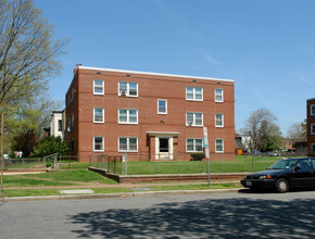 26 14th St SE in Washington, DC - Building Photo - Building Photo