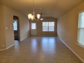 733 Brown Thrasher in San Antonio, TX - Building Photo - Building Photo
