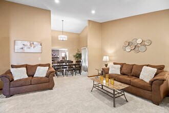 121 S Windham Ln in Bloomingdale, IL - Building Photo - Building Photo