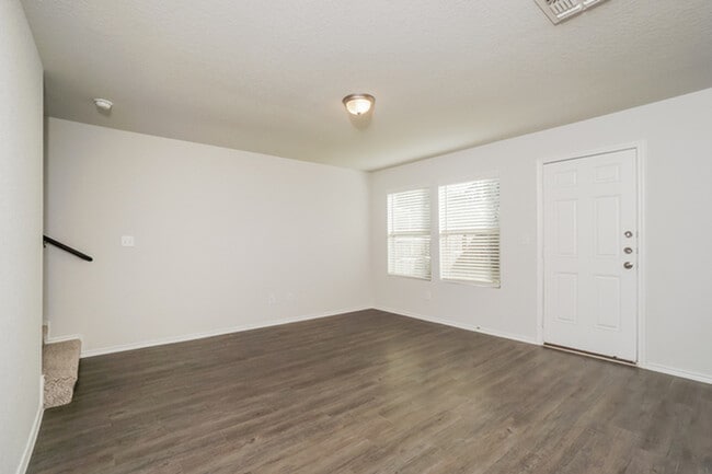 9322 Somers Bend in San Antonio, TX - Building Photo - Building Photo
