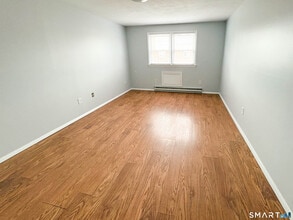 53 Hiltbrand Rd in Bristol, CT - Building Photo - Building Photo