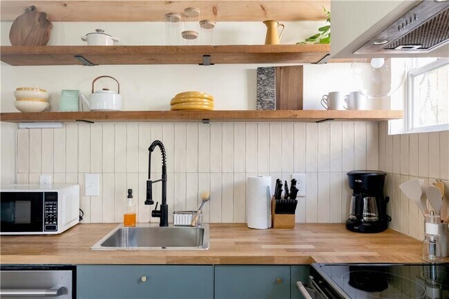 1583 Braeburn Dr SE in Atlanta, GA - Building Photo - Building Photo