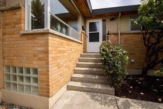938 NW 57th St in Seattle, WA - Building Photo - Building Photo