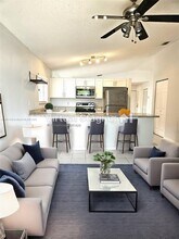 405 Kelly Ln in Weston, FL - Building Photo - Building Photo