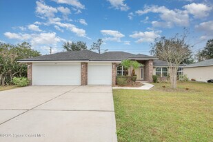 49 Pine Cir Dr in Palm Coast, FL - Building Photo