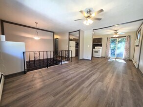23 N Lincoln Ave in Carpentersville, IL - Building Photo - Building Photo