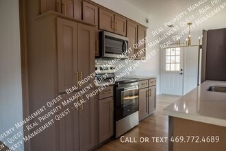 1226 Mockingbird Ln in Desoto, TX - Building Photo - Building Photo