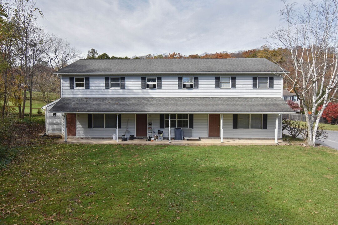 901-905 W 4th St in Lock Haven, PA - Building Photo