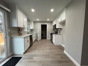 8155 Molokai Way in Fair Oaks, CA - Building Photo - Building Photo