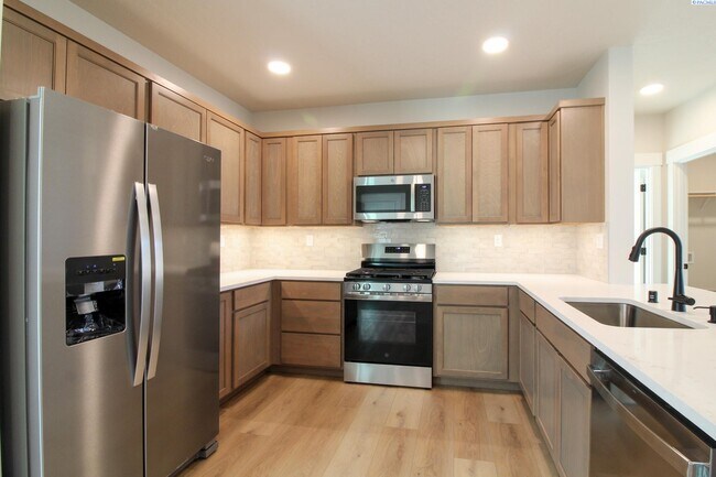 3669 Stonecap St in Richland, WA - Building Photo - Building Photo