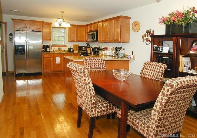 19 Bellevue Ave in Vernon, CT - Building Photo - Building Photo