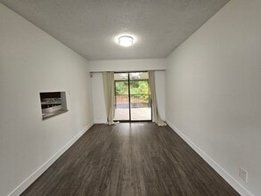 13454 Crestview Dr in Surrey, BC - Building Photo - Building Photo