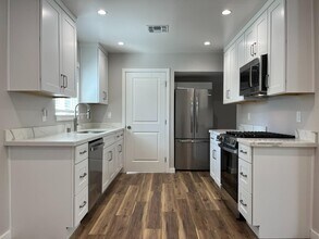 12 Greenwood Ln in Redwood City, CA - Building Photo - Building Photo