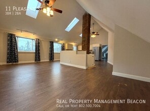 11 Pleasant St in Sunapee, NH - Building Photo - Building Photo