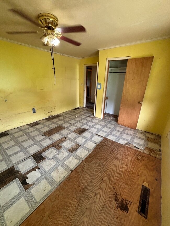 2502 Lakeview Ave in St. Joseph, MO - Building Photo - Building Photo