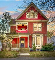 90 High St, Unit First Floor Apt in Auburn, ME - Building Photo