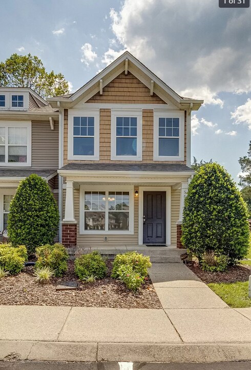 562 Flintlock Ct in Nashville, TN - Building Photo