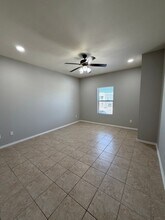 201 S 5th St, Unit 07 in Hidalgo, TX - Building Photo - Building Photo