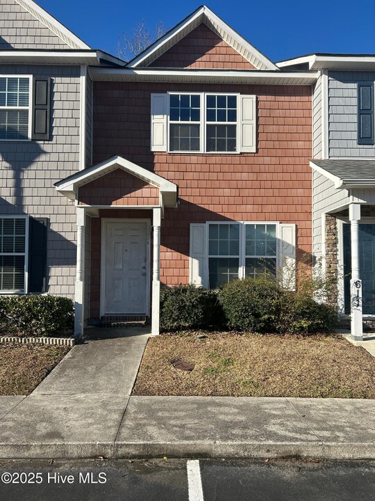 27 E Doris Ave in Jacksonville, NC - Building Photo