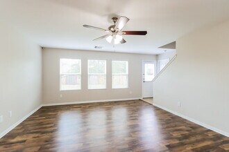 16779 Warbler Dr in Conroe, TX - Building Photo - Building Photo